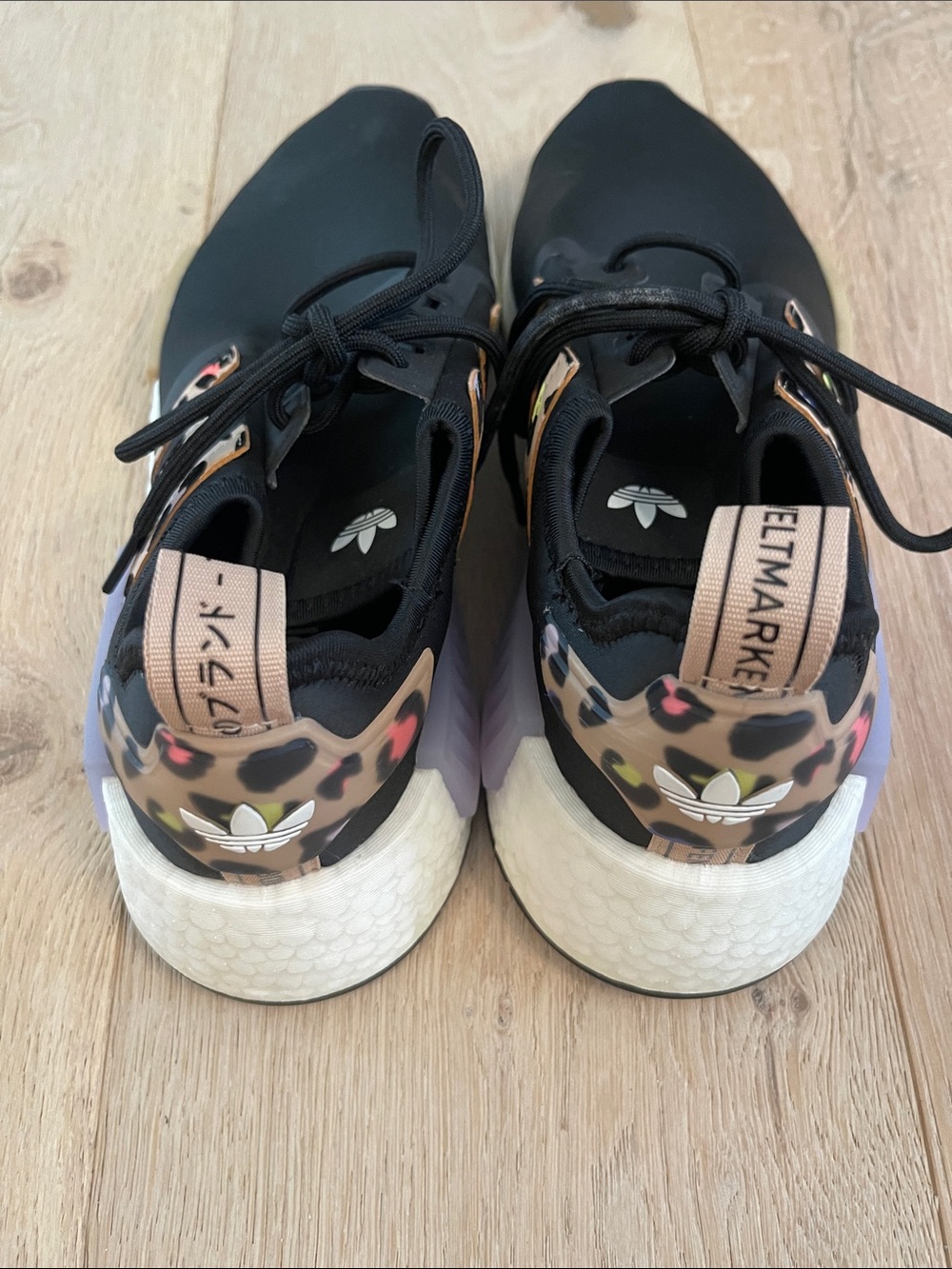 adidas Women’s Black Sneakers with Multicolor Leopard Accents Size 8.5 - Picture 3 of 7
